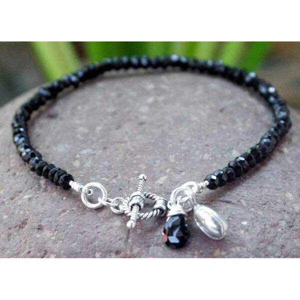 gemstone bangles for women-Handmade Sterling Silver 'Hill Tribe Bloom' Onyx Bracelet (Thailand)