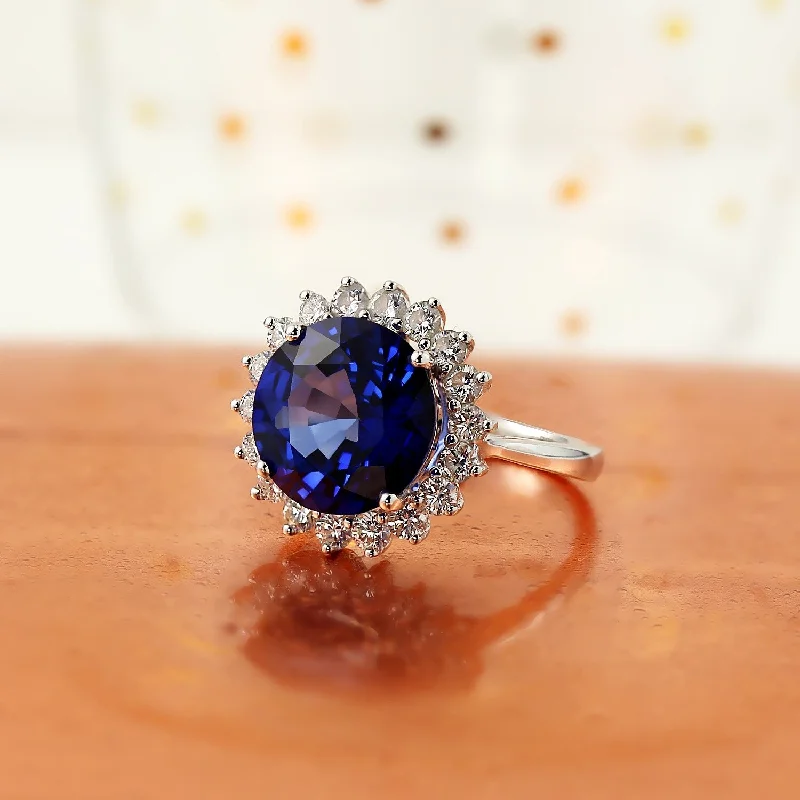 gold wedding rings-Auriya 18k Gold 7ct Royal Blue Sapphire Halo Diamond Engagement Ring 1ct TDW