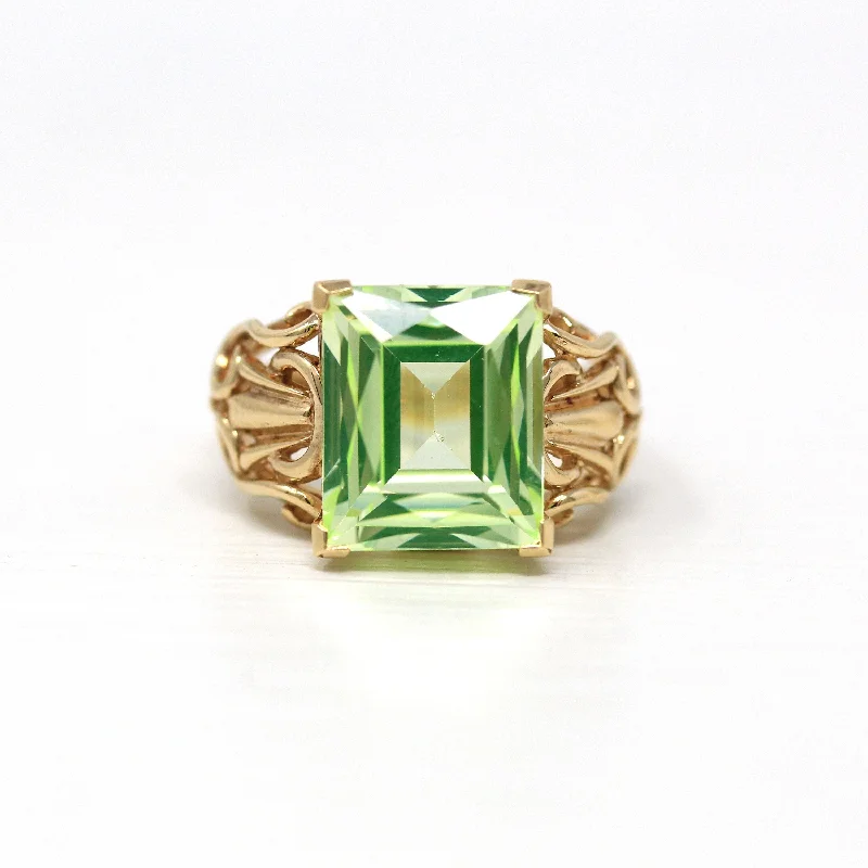 big gemstone rings-Sale - Created Spinel Ring - Retro 10k Yellow Gold Rectangular Faceted 7.50 CT Green Stone - Vintage 1960s Era Size 6 1/2 Statement Jewelry