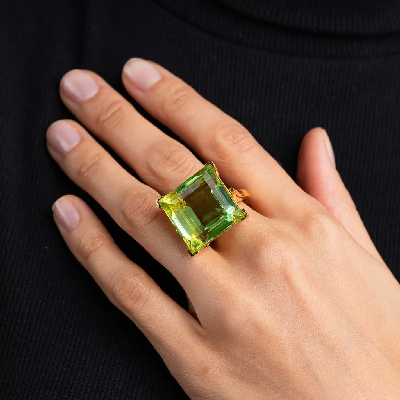 simple gold rings-Peridot Square Stone Ring